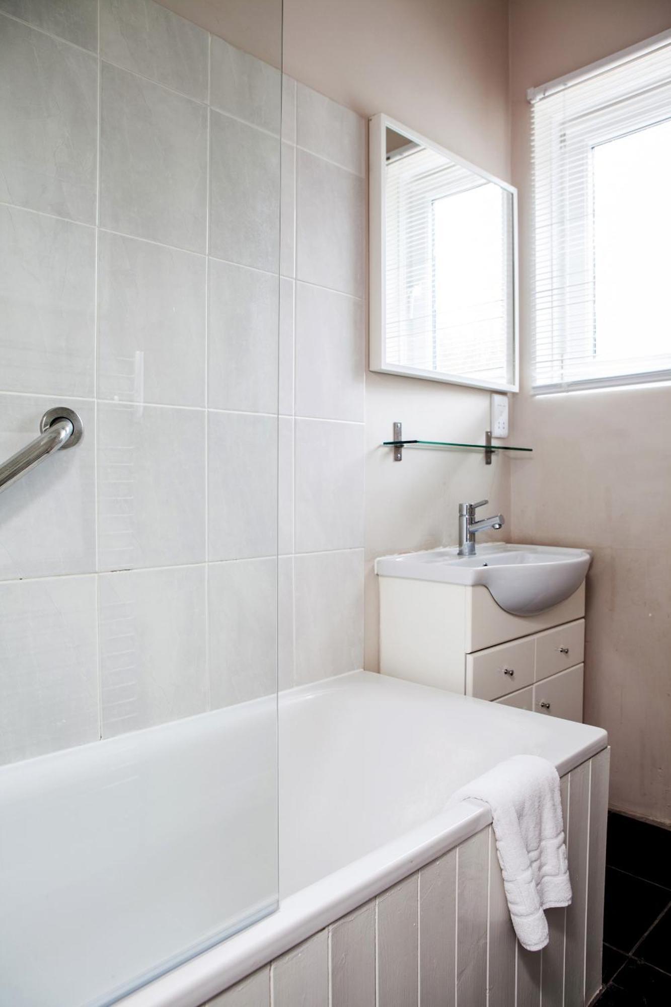 Madison Hill - Bedford Hill 1 - One Bedroom Flat Londra Esterno foto